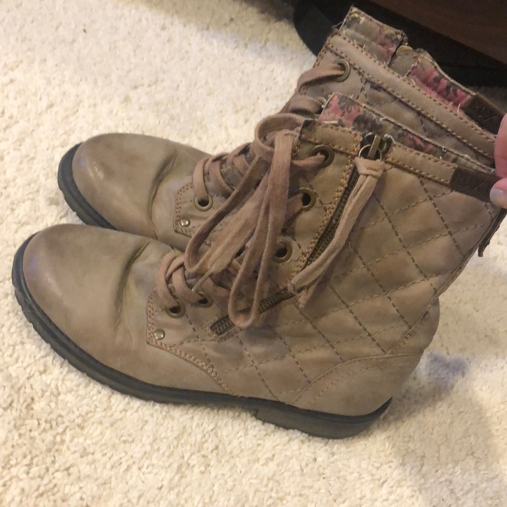 Roxy Boots